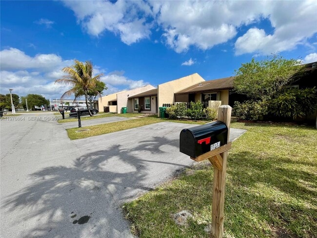 Building Photo - 11315 SW 123rd Ave