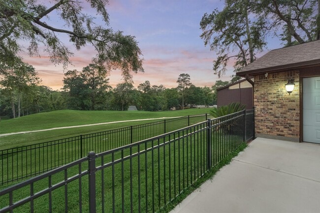 Building Photo - 660 Hillcrest Dr