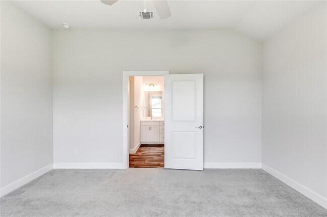 Building Photo - 100 Patrick Herndon Dr