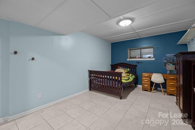 Building Photo - 222 Riverview Terrace