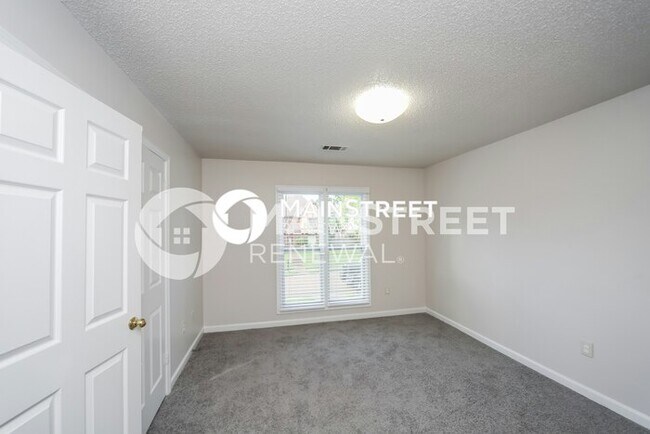 Building Photo - 4 Bedroom Pet-Friendly Home in Cordova, TN with Main Street Renewal