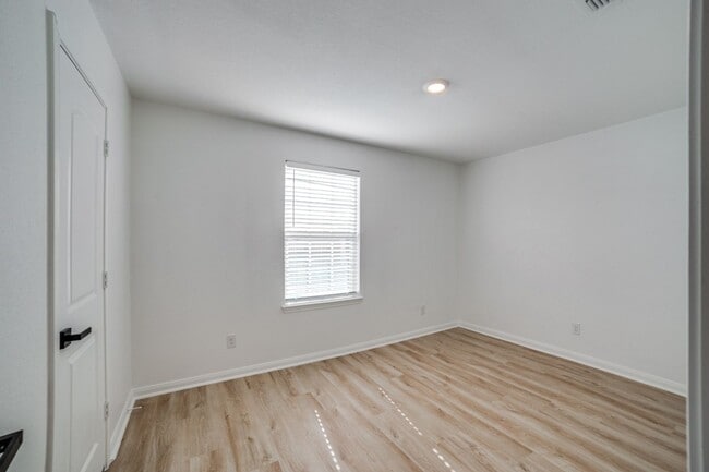 Building Photo - BEAUTIFUL HOME IN SAN ANTONIO TX. MOVE IN READY!.