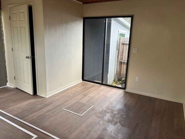 Building Photo - 5731 Mitchell Ct