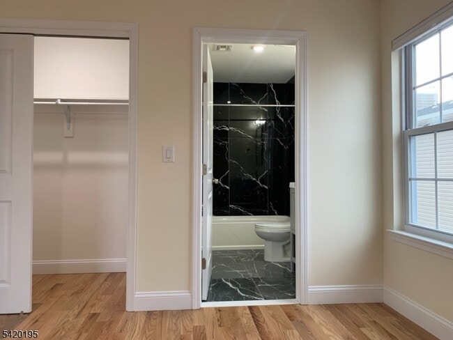 Building Photo - 257 Dukes St