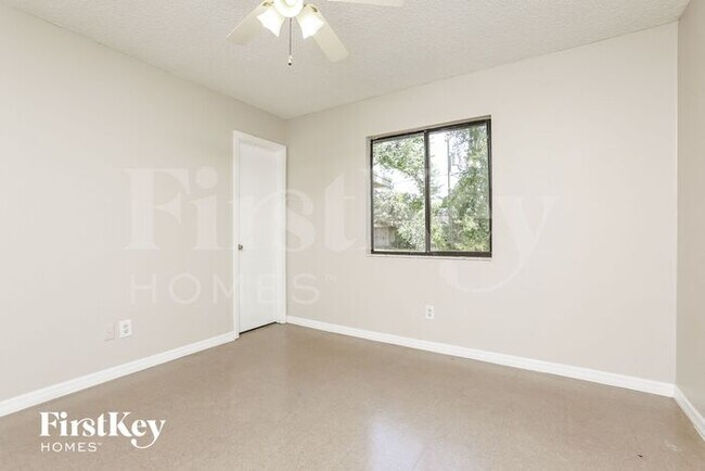 Building Photo - 2084 Everest St