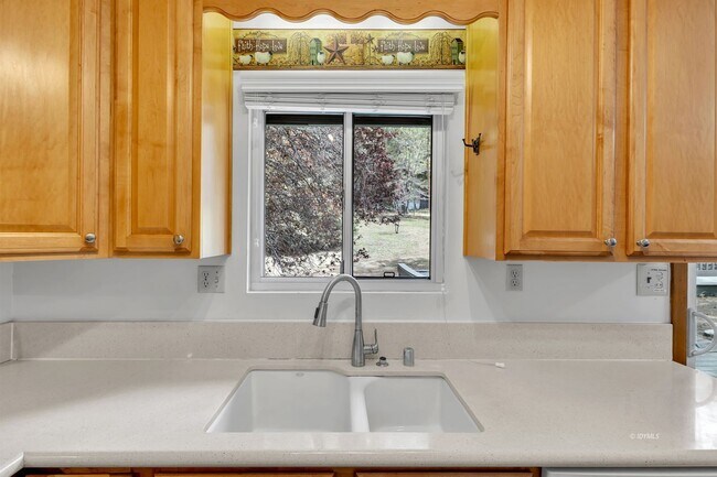 Building Photo - Mountain Lodge Home 1 Mile Away from the C...