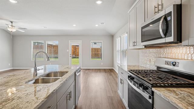 Building Photo - 602 Midnight Oak Dr