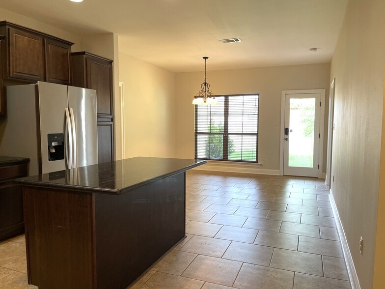 Building Photo - 4422 Bay View Dr