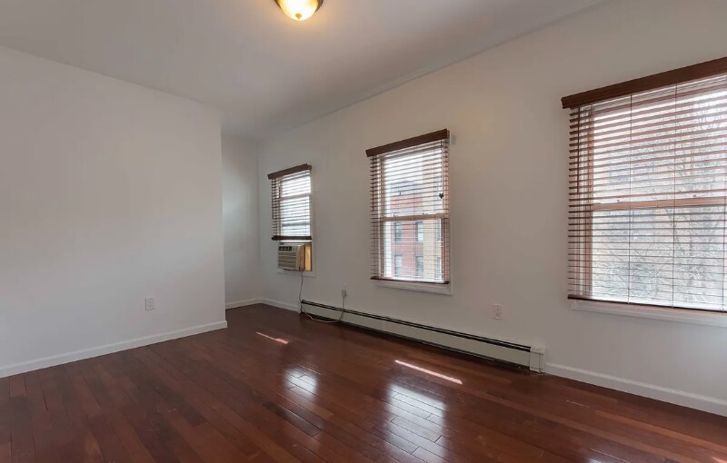 Building Photo - 1036 Lorimer St