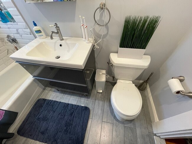 Building Photo - 55 Alma Ave