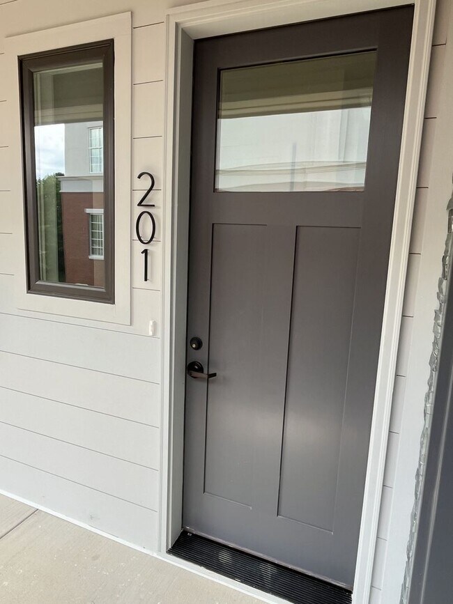 Building Photo - Brand New Corner Unit 2 Bed Condo in Corne...