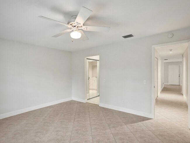 Building Photo - 3747 E Valley Green Dr