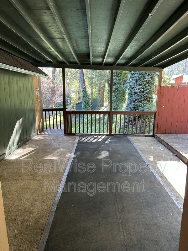 Building Photo - 4550 Rogue River Hwy