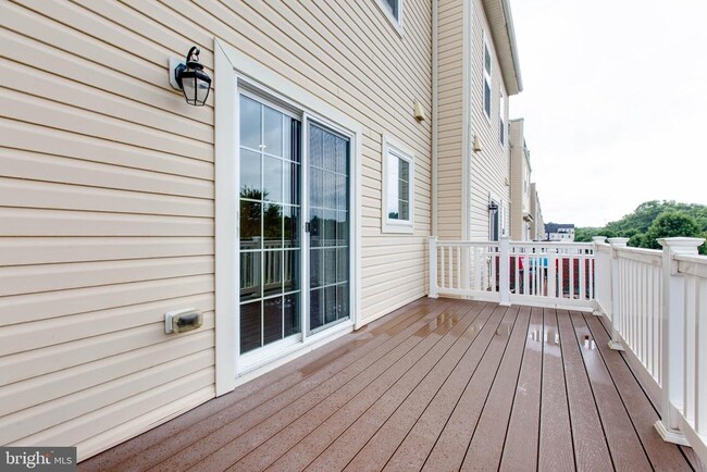 Building Photo - 7048 Foxton Way