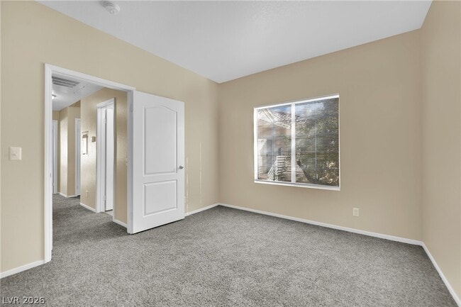 Building Photo - 1900 N Torrey Pines Dr