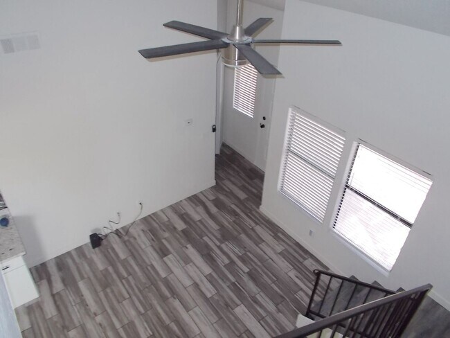 Building Photo - Upgraded 2nd-Floor Condo with Loft, Pool, ...