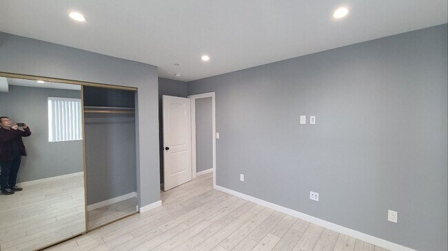 Building Photo - 32(839)