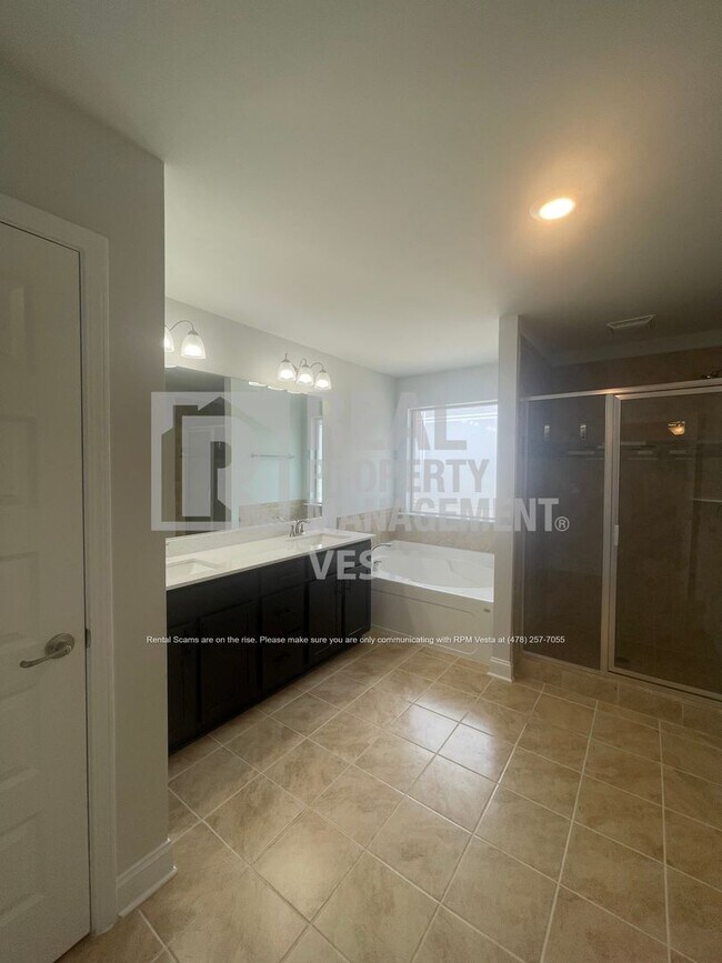 Building Photo - 514 Southern Oaks Dr