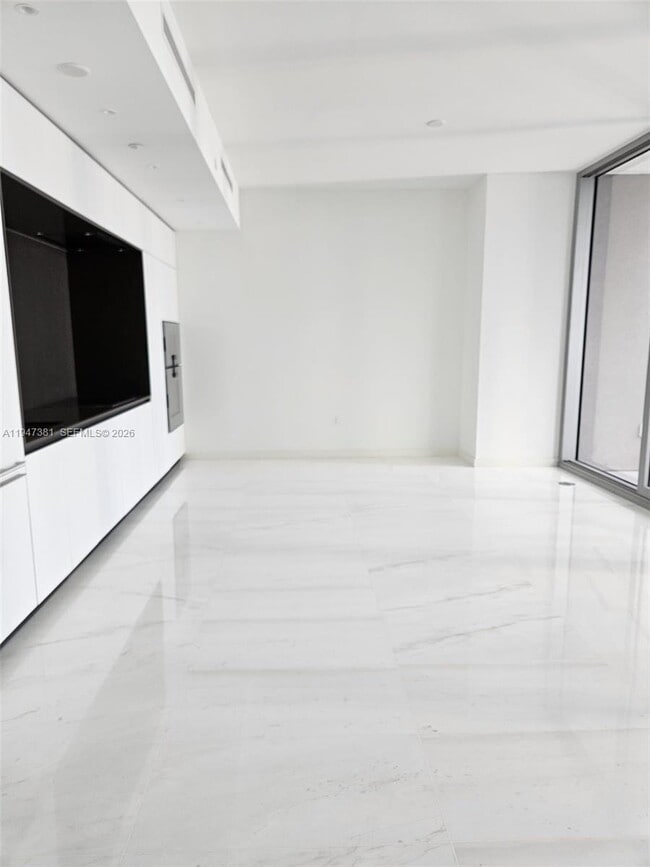 Building Photo - 300 Biscayne Blvd Way