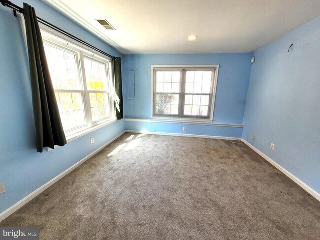 Building Photo - 6012 Ricketts Walk