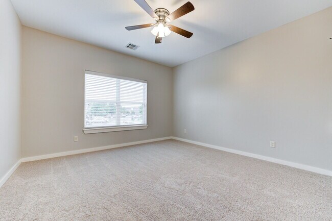 Building Photo - 600 NW 175th St