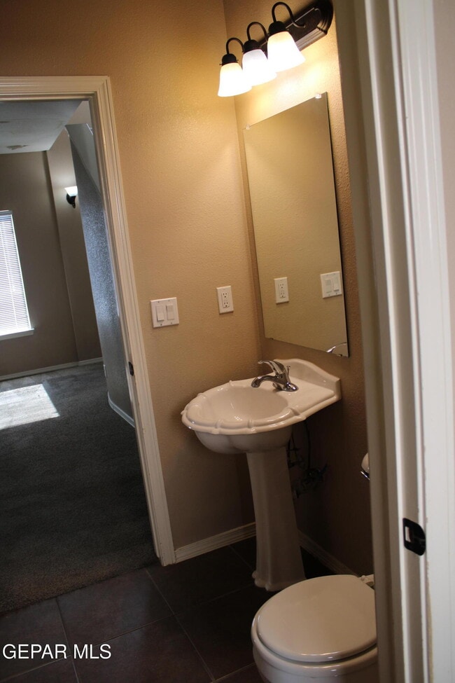 Building Photo - 3100 Amistoso St