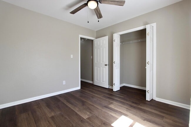 Building Photo - 200 White St