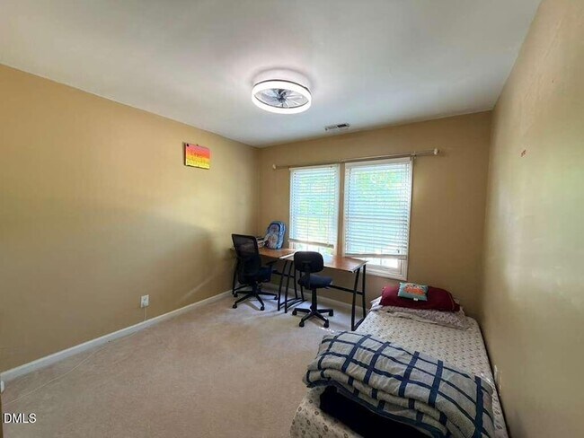 Building Photo - 109 E Seve Ct