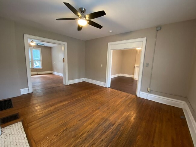 Building Photo - Central Campus OSU 7 bedroom, 4 Bathroom H...