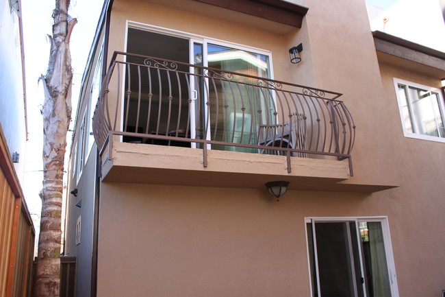 Balcony - 420 29th Pl