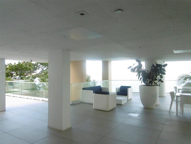 Building Photo - 770 Claughton Island Dr