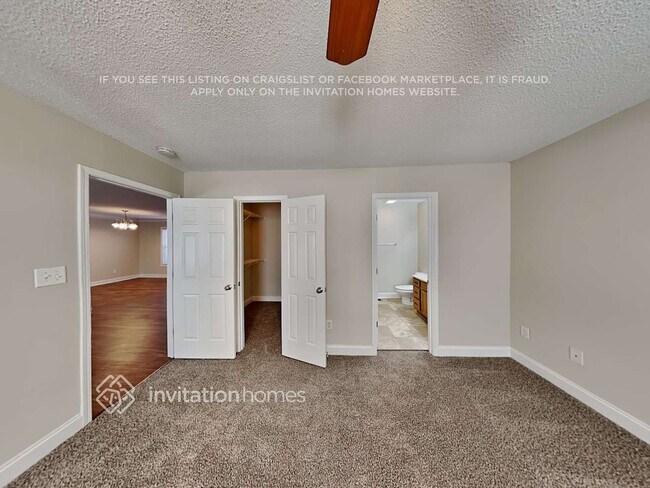 Building Photo - 5311 Oaktree Dr