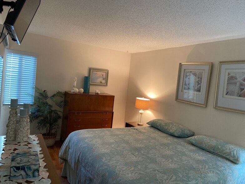 Building Photo - 700 Golden Beach Blvd