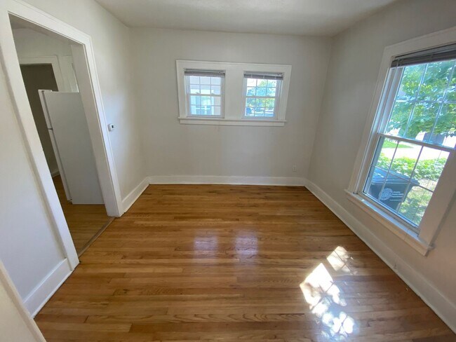 Building Photo - 353 N 35th Ave