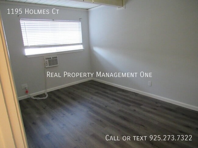 Building Photo - 1195 Holmes Ct