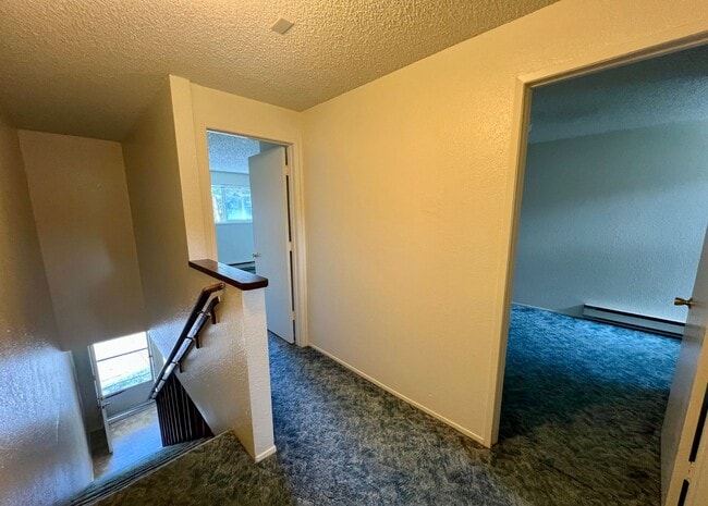 Building Photo - Edgewood Triplex