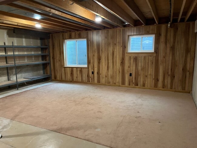 Building Photo - Beautifully Updated single-level duplex in...