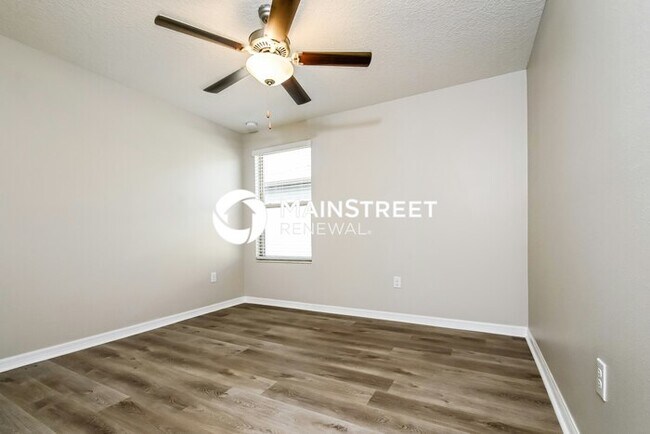 Building Photo - 6 Bedroom Pet-Friendly Home in RIVERVIEW, FL with Main Street Renewal