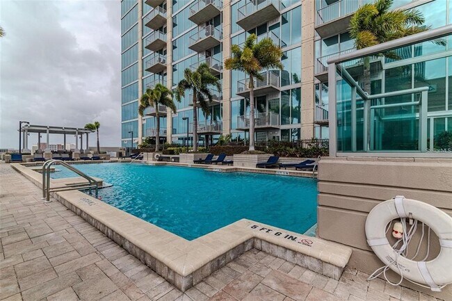 Building Photo - 777 N Ashley Dr