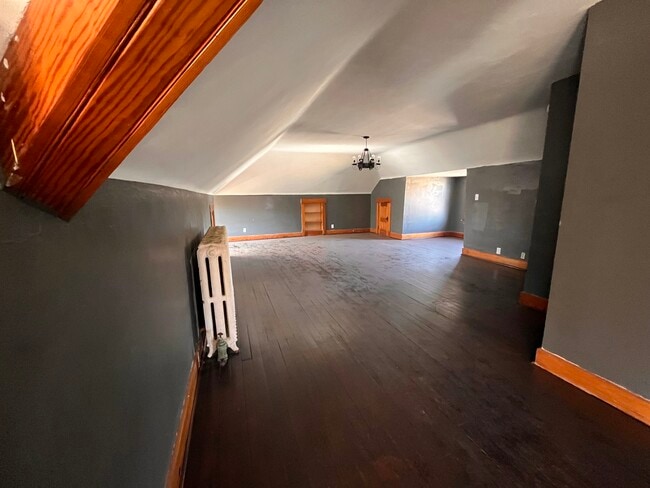 Building Photo - 512 E Sherman Ave