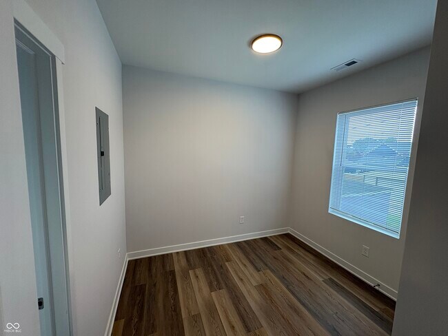Building Photo - 415 N Walcott St
