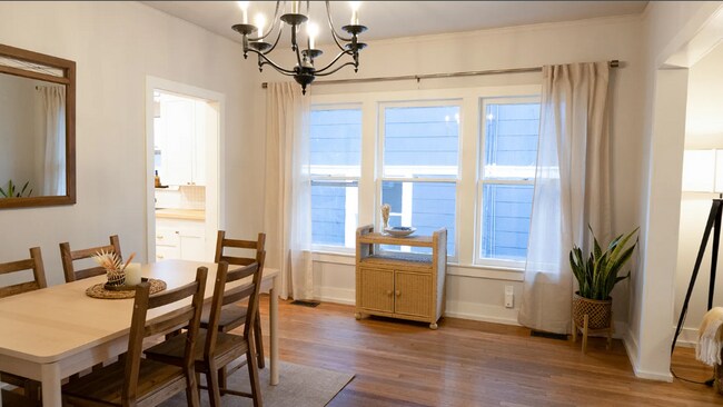 Building Photo - 3 Bed | 1 Bath Near Downtown Tulsa!