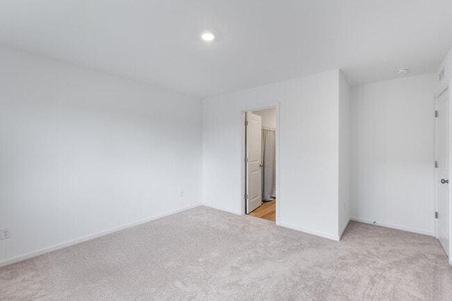 Building Photo - BRAND NEW FOUR BEDROOM IN WEST LONGVIEW