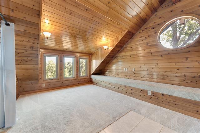 Building Photo - 3733 Oakwood Dr