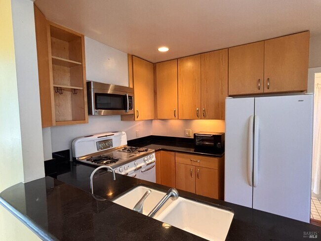 Building Photo - 71 Rocca Dr