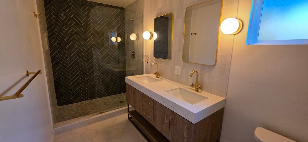 Building Photo - 1403 N Rose St