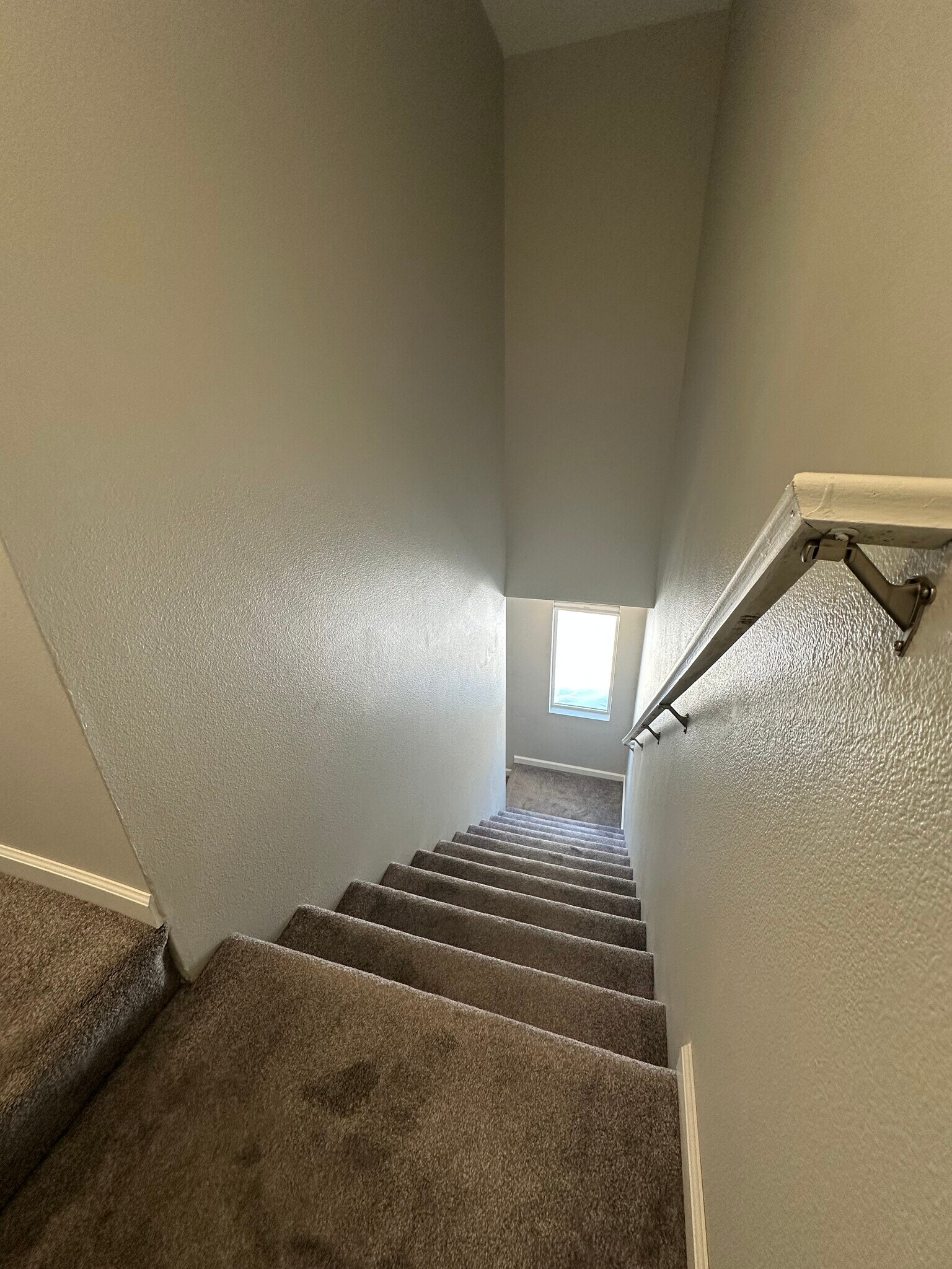 Building Photo - 1055 E Klatt Rd