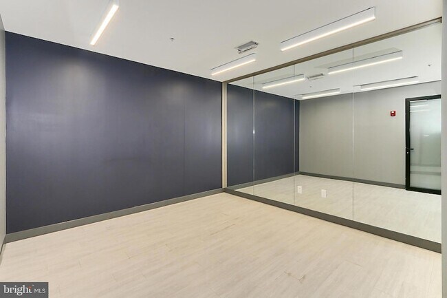 Building Photo - 635 Slaters Ln