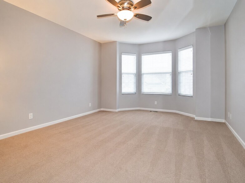 Building Photo - 1641 Dogwood Ln