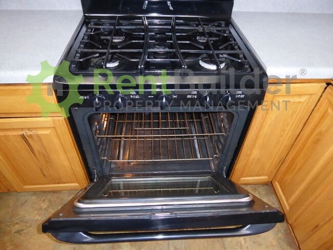 Building Photo - SCHEDULE YOUR SHOWING TODAY